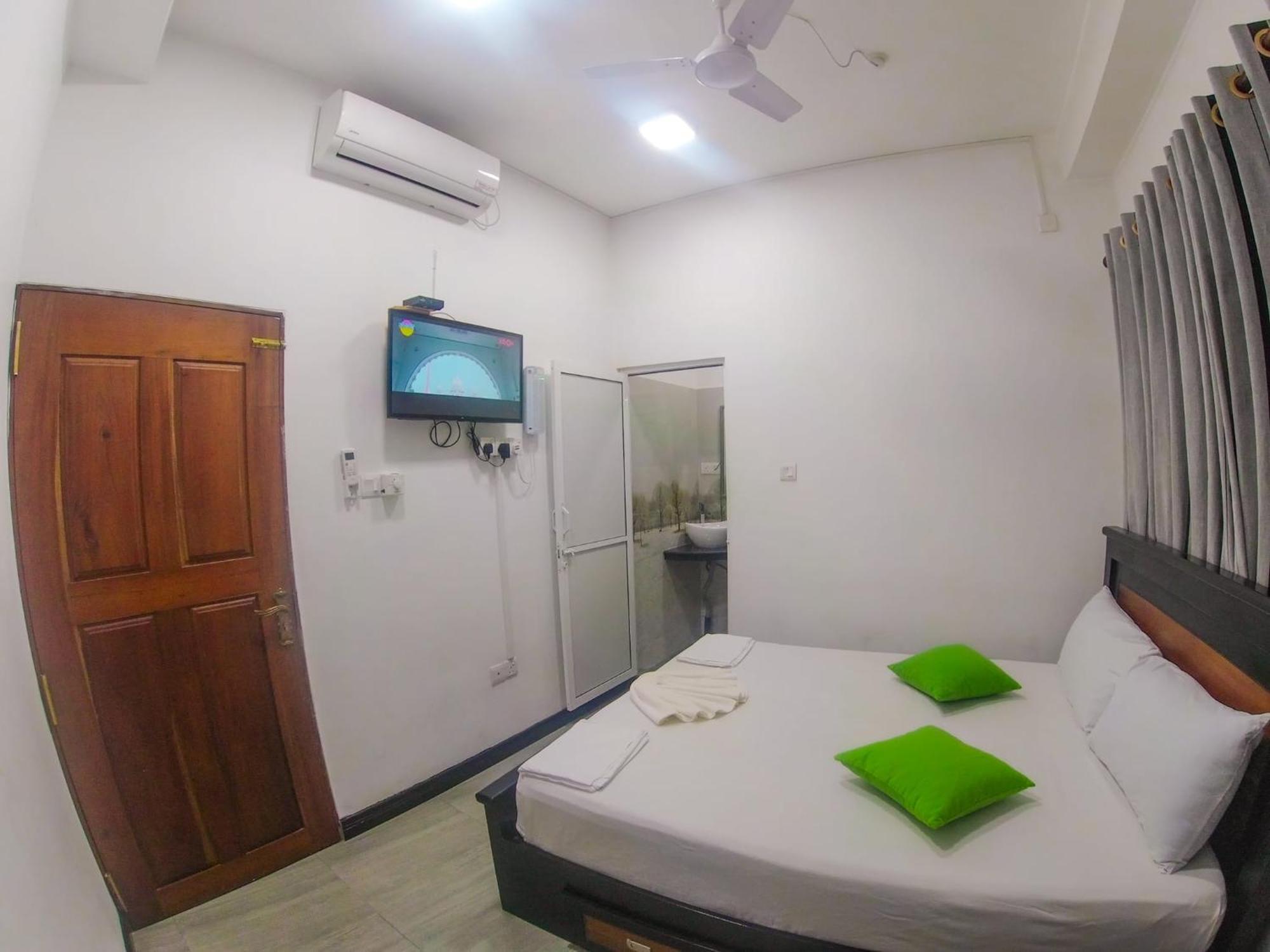 Sea Breeze Guest House Negombo Oda fotoğraf
